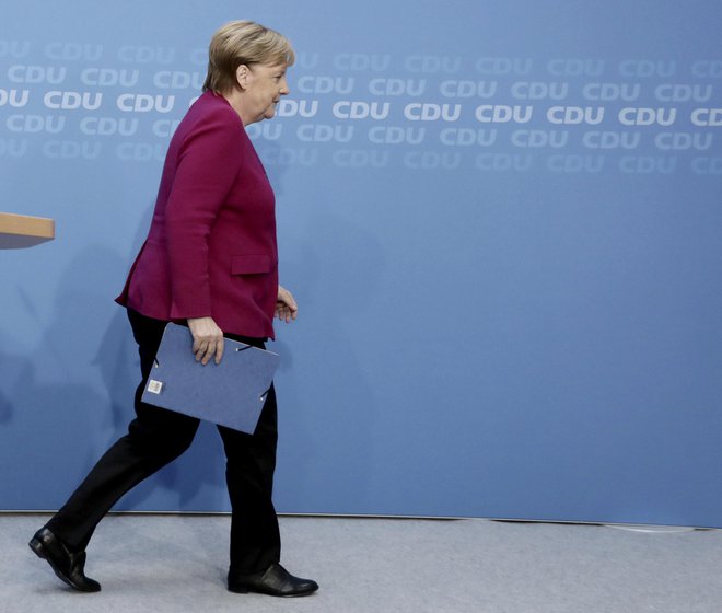 Angela Merkel je napovedala, da se po letu 2021 umika iz politike. FOTO: Kay Nietfeld/AP