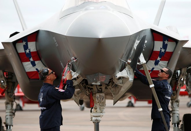 Belgijski projekt zamenjave dotrajanih letal F-16 z ameriškimi lovci F-35 velja za pogodbo stoletja. FOTO: Reuters