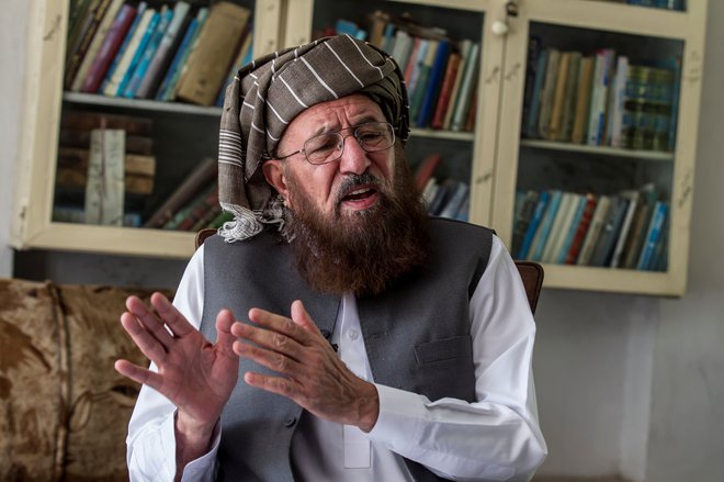 81-letni Maulana Sami ul Hak je bil vodja islamske verske šole v severozahodnem pakistanskem mestu Nošera. FOTO: Zohra Bensemra/Reuters