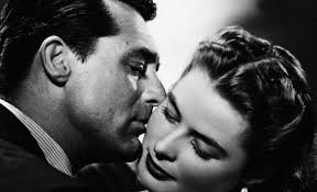 Cary Grant in Ingrid Bergman v razrezanem poljubu. Foto Promocijsko