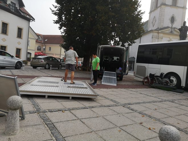 Kombi ljubljanskega društva invalidov opravi na leto tudi po 90.000 kilometrov. Foto društvo paraplegikov ljubljanske pokrajine