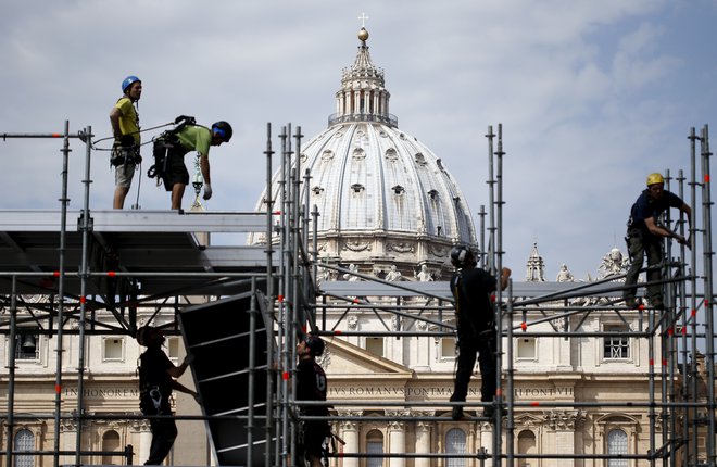 Italijanska država mora izterjati nepremičninske dajatve, ki jih Cerkev v preteklosti ni plačala. Foto Reuters