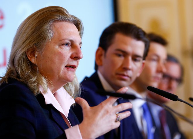 Mira Cerarja je na Dunaju sprejela avstrijska zunanja ministrica Karin Kneissl. Fotografija je simbolična. FOTO: REUTERS/Leonhard Foeger