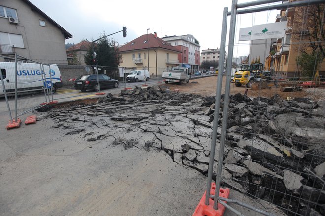 Gradbena dela na Drenikovi ulici v Ljubljani Foto Mavric Pivk/delo