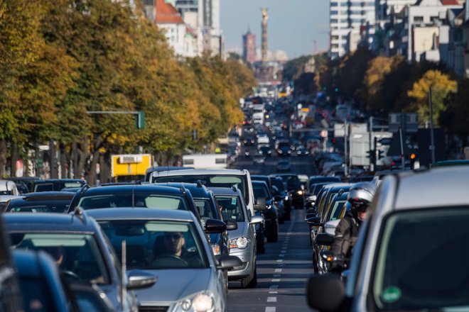 Bodo v Nemčiji kmalu začeli prepovedovati tudi dizelska vozila z najvišjimi okoljskim standardi? FOTO: John Macdougall/AFP