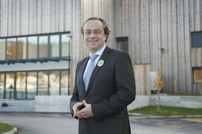 Smiljan Mekicar, pred dvorano na Črnučah. FOTO Leon Vidic/Delo