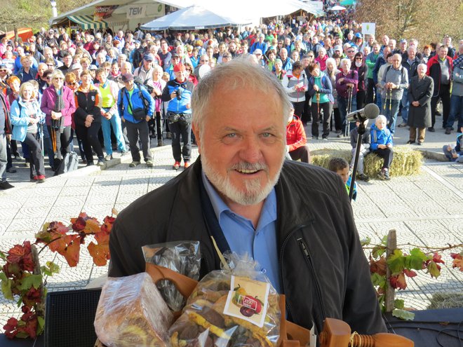 Dr. Janez Bogataj je na Čatežu kritično spregovoril o na novo izumljenih tradicijah prekopiranih iz germanske soseščine. FOTO: Bojan Rajšek/Delo