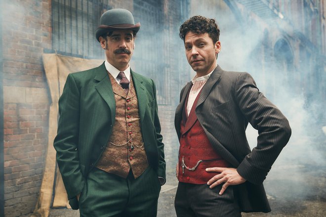 HOUDINI &amp; DOYLE