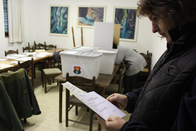 Tokratne volitve bodo morda zadnje v Tolminskih Ravnah. FOTO: Blaž Močnik/Delo