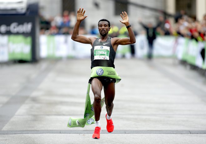 S čim se župan zapiše v zgodovino mesta? Županovanje je kot maraton, tek na dolge proge. To zagotovo zelo dobro ve letošnji zmagovalec ljubljanskega maratona&nbsp;Sisay Lemma Kasaye. FOTO: Roman Šipić