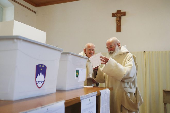 Lokalne volitve 2018, Kartuzijanski samostan Pleterje, 18. novembra 2018.
[lokalne volitve,volitve,župani,volišča,Kartuzijanski samostan Pleterje,samostani]