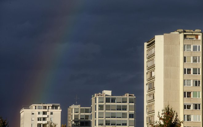 Ponudbeni oglasi nepremičnin so pogosto z netočnimi opisi ali fotografijami, ki prikrivajo pomembne informacije. Foto Blaž Samec