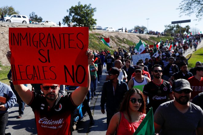 Oblasti pričakujejo, da bo v Tijuano prispelo do 10.000 migrantov. FOTO: Carlos Garcia Rawlins/Reuters