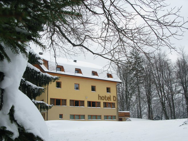 Hotel z 22 sobami je mogoče začeti takoj uporabljati. Foto Polona Malovrh