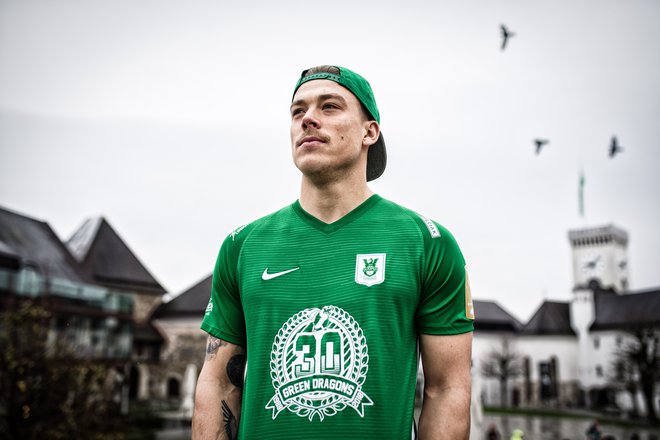 Največji &quot;zeleni zmaj&quot; med nogometaši vratar Nejc Vidmar bi utegnil dobiti prednost pred poškodovanim reprezentantom Alkjaćžem Ivačičem. FOTO: NK Olimpija/SPS