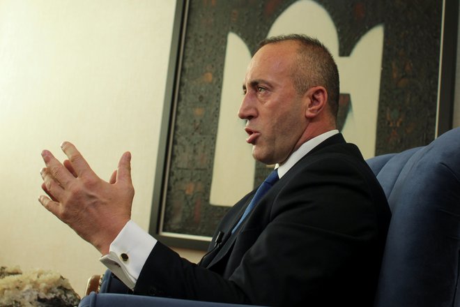 Ramush Haradinaj je že pred trgovinsko vojno napovedal pospešitev oblikovanja kosovske vojske. FOTO: Hazir Reka/Reuters
