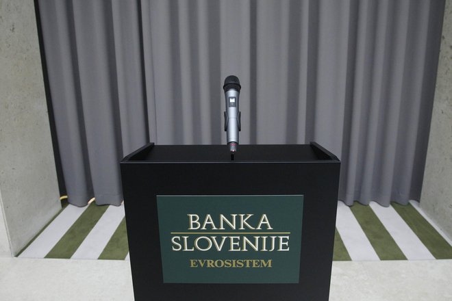 Mesto prvega človeka Banke Slovenije je prazno že sedmi mesec. Foto Leon Vidic