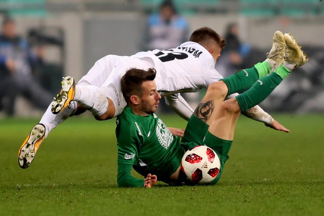 Sobočani so do konca tekme verjeli v zasuk in na koncu v petih minutah nadoknadili zaostanek za neodločen izid 2:2. FOTO: Tomi Lombar/Delo