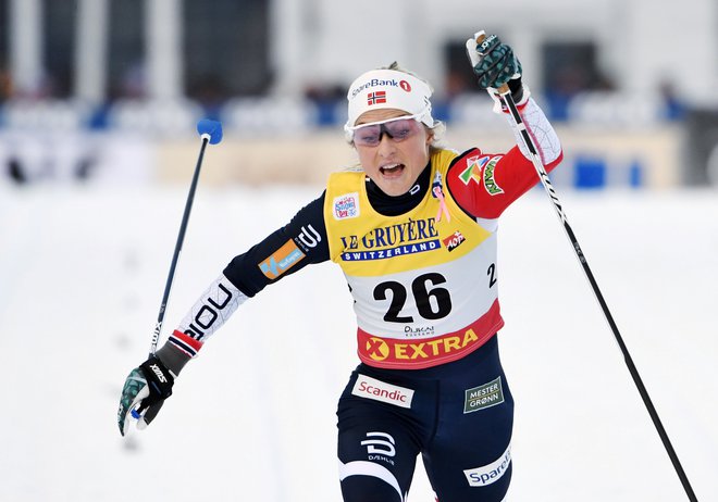 Therese Johaug je po letu in pol prisilnega počitka spet dominirala. FOTO: Vesa Moilanen/Reuters