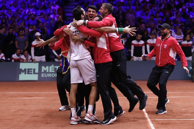 Veselje hrvaških tenisačev po velikem uspehu. FOTO: AP