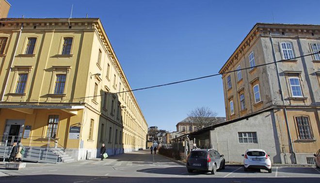 Stavka zaposlenih na Upravni enoti Ljubljana je prekinjena za nedoločen čas.&nbsp;FOTO: Leon Vidic/Delo