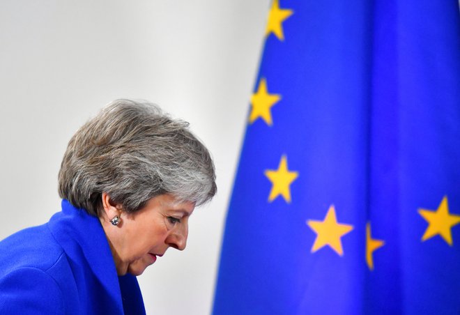 Thereso May sredi decembra čaka največja ovira pri potrjevanju sporazuma o brexitu. Foto Reuters