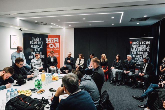 Akcija Heroji furajo v pižamah, o kateri smo prvič slišali pred letom dni, se nadaljuje. Foto www.vozim.si