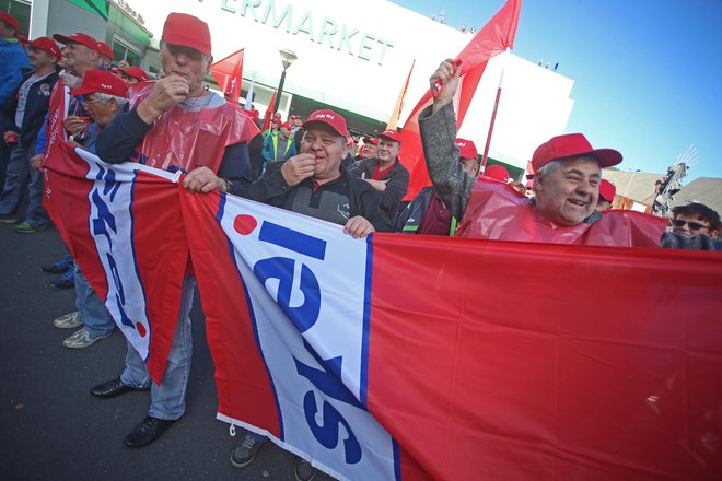 Protestni shod konec oktobra v središču Raven ni zalegel. FOTO: Tadej Regent