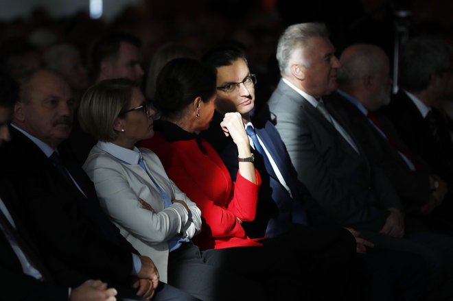 Turbulenca še ne pomeni padca letala, komentira razmere v koaliciji predsednik vlade Marjan Šarec, zato verjame, da bodo šli naprej, tudi z Alenko Bratušek. Za upokojence pa se po njegovem zavzema vsa vlada skupaj in ne posamične stranke.<br />
Foto Leon Vidic