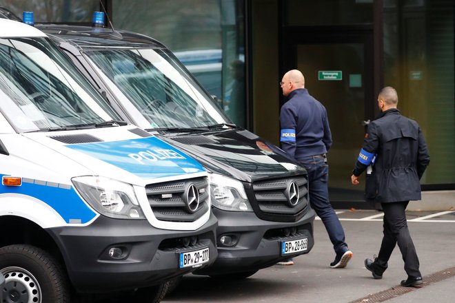 Nemški preiskovalci zdaj sodelovanja pri teh poslih sumijo več uslužbencev največje nemške banke, katerih imena in položaji javnosti še niso znani. FOTO: Reuters