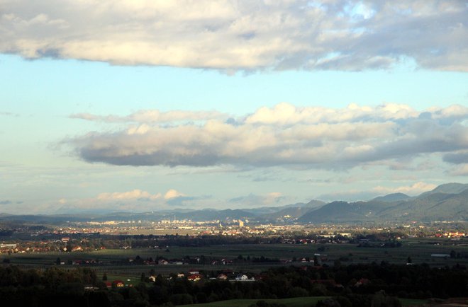 Savinjska dolina z gradu Žovnek v Braslovčah. FOTO: Brane Piano