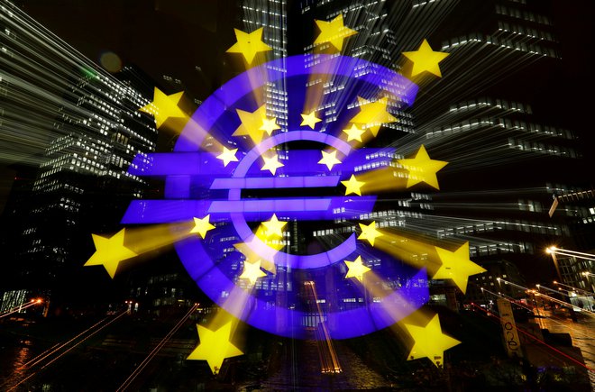 Bolj temeljite reforme območja z evrom bodo morale počakati na boljše čase. FOTO: Kai Pfaffenbach/Reuters