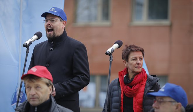 Jakob Počivavšek in Lidija Jerkič. FOTO: Jože Suhadolnik