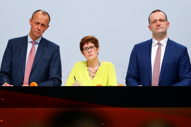 Za položaj vodje nemških krščanskih demokratov (CDU) se potegujejo Friedrich Merz (levo), Annegret Kramp-Karrenbauer in Jens Spahn. Naslednika Angele Merkel bodo izvolili jutri. Foto Reuters