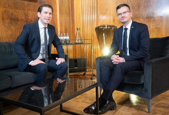 Avstrijski kancler Sebastian Kurz in slovenski premier Marjan Šarec sta se posvetila predvsem evropskim temam in poudarila dobre odnose med državama na gospodarskem področju. Foto: AFP