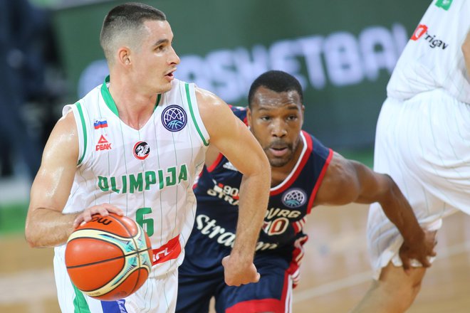 Jan Špan (povp. 14,7 točke) je prvi Olimpijin strelec, v LP zaseda 25. mesto. FOTO: Tomi Lombar