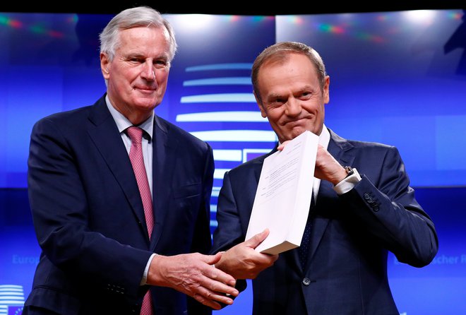 Evropski voditelji vztrajajo, da novembra doseženega dogovora ne bodo spreminjali.  FOTO: REUTERS/Francois Lenoir 