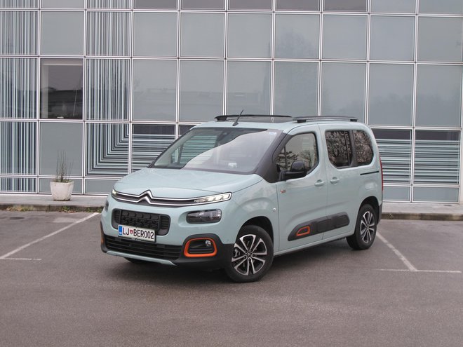 Citroën berlingo se v novi izvedbi lahko pohvali z dokaj razgibano pojavo in veliko (tudi doplačljive) opreme. FOTO: Blaž Kondža