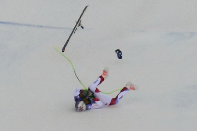 Marc Gisin je na smuku v Val Gardeni hudo padel in izgubil zavest. FOTO: AFP