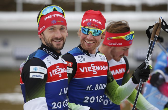 Jakov Fak in Klemen Bauer sta predala kot tretja, oboleli Mitja Drinovec pa je zdržal do cilja. FOTO: Matej Družnik/Delo