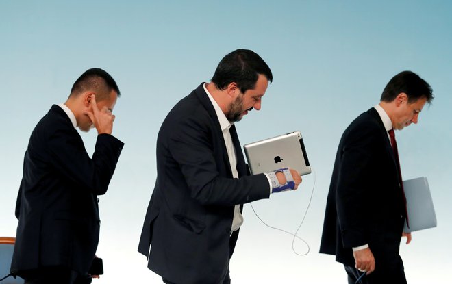 Italijanski trojček Luigi di Maio, Matteo Salvini in Giuseppe Conte stavi na uspeh pogajanj z EU. FOTO: Reuters
