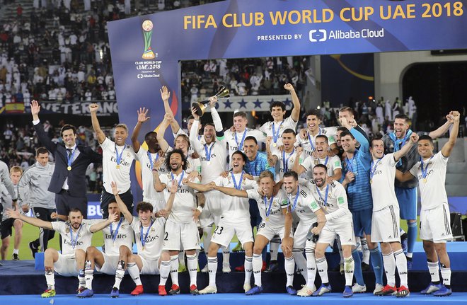 Pokal bo pričakovano romal v madridsko vitrino. FOTO: Kamran Jebreili/AP