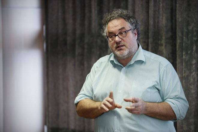 Dr. Michiel van der Meulen, ki vozi študente v tujino preučevat skale. FOTO: Uroš Hočevar/Delo