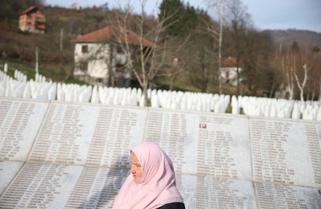 Vprašanje genocida in zločinov ne bo izginilo iz evropske agende držav, ki želijo postati članice EU. Foto: Dado Ruvić/Reuters
