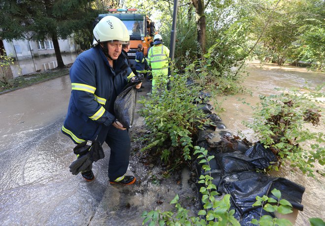 Zaščita in reševanje v Sloveniji temelji na gasilstvu. FOTO Igor Zaplatil/Delo