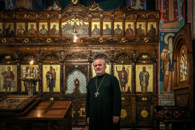 Peran Bošković v pravoslavni cerkvi v Ljubljani. FOTO: Voranc Vogel