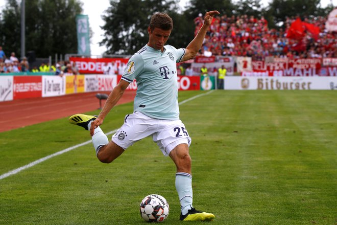 Thomas Muller bo izpustil obe tekmi z Liverpoolom. FOTO: Reuters