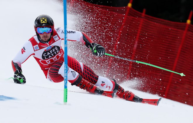 To zimo je na desetih tekmah v svetovnem pokalu Hirscher vknjižil sedem zmag. FOTO: Reuters