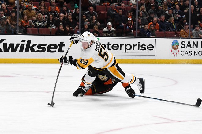 Jake Guentzel se je izkazal s trojčkom golov. FOTO: Kirby Lee/Reuters