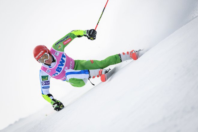Četrti veleslalomist sveta Žan Kranjec se je v Adelbodnu samozavestno zoperstavljal zahtevnemu terenu in dosegel 5. mesto, drugi najboljši rezultat sezone. FOTO: AFP